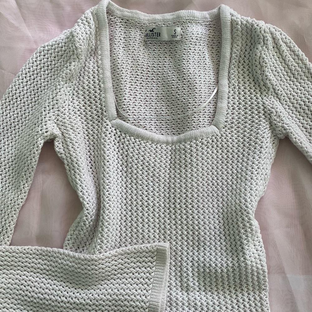 Super cute hollister white cropped square neck sweater